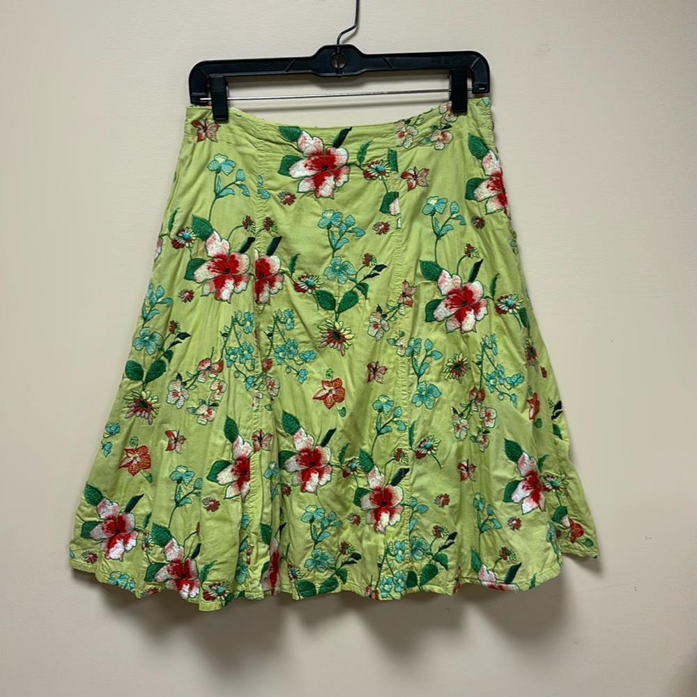 Johnny Was green floral embroidered skirt size 4